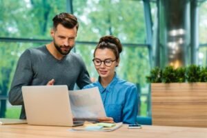 Tableau Developer vs Tableau Analyst comparison showing roles, skills, and responsibilities