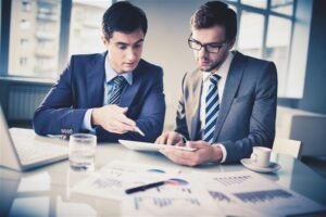 Business Analyst vs Product Owner comparison showing roles, responsibilities, and differences
