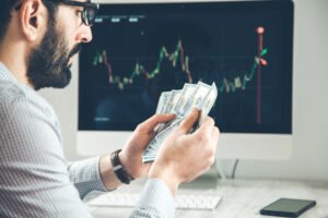 Data Scientist Salary in India 2026 showing salary growth by experience level, skills, industry, and location