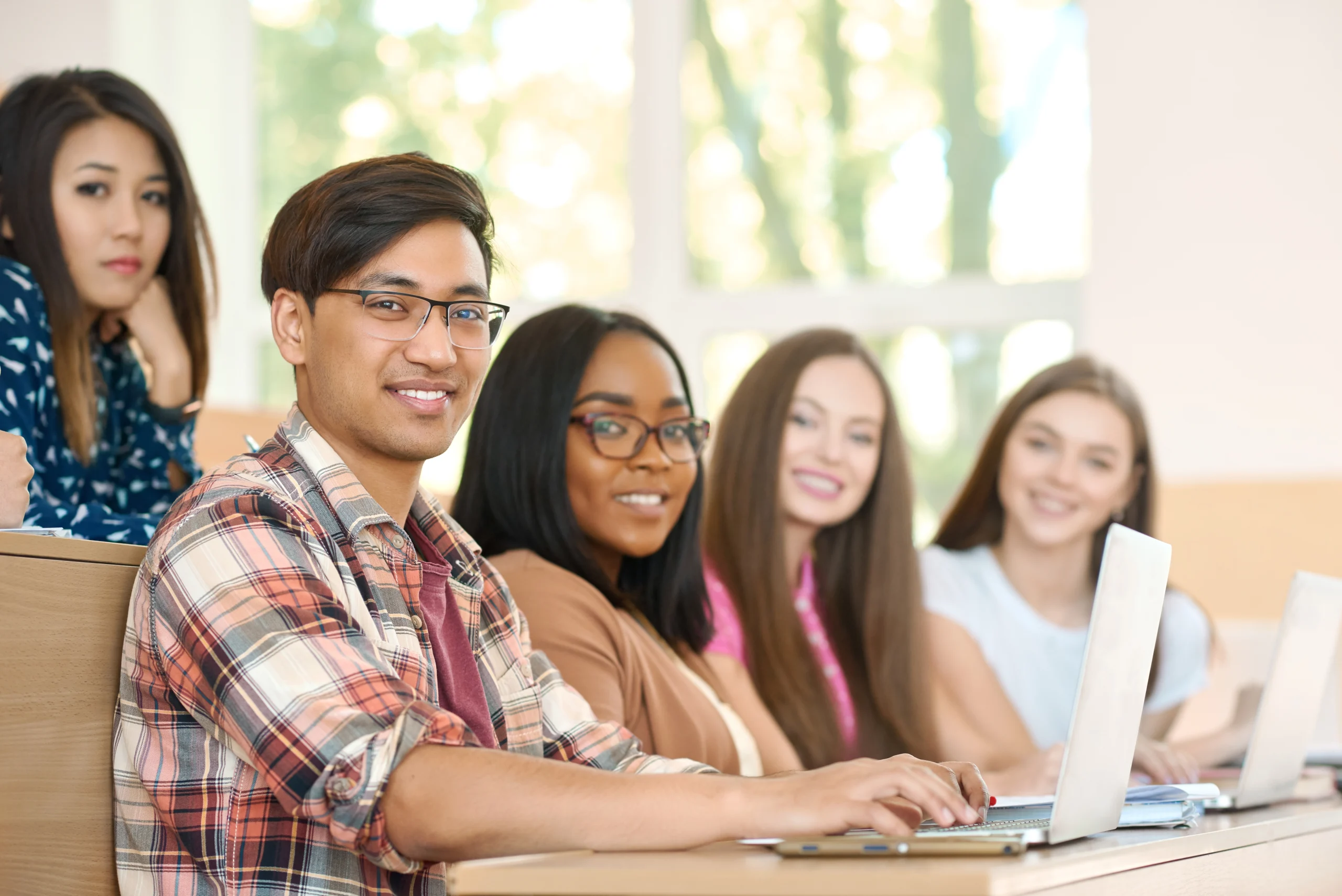 Business Analytics Course in Bangalore featuring top institutes including Win In Life Academy, IIM Bangalore, IISc TalentSprint, IMS Proschool, REVA Academy, and AnalytixLabs.